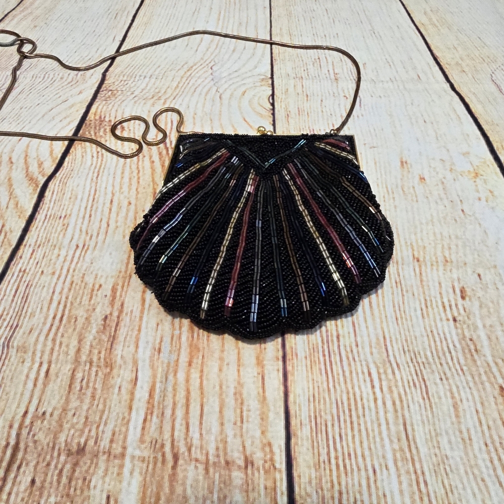 Vintage Beaded Clam Shell Clutch